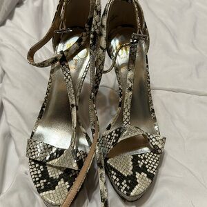 JLo platform sandal heel snakeskin size 7